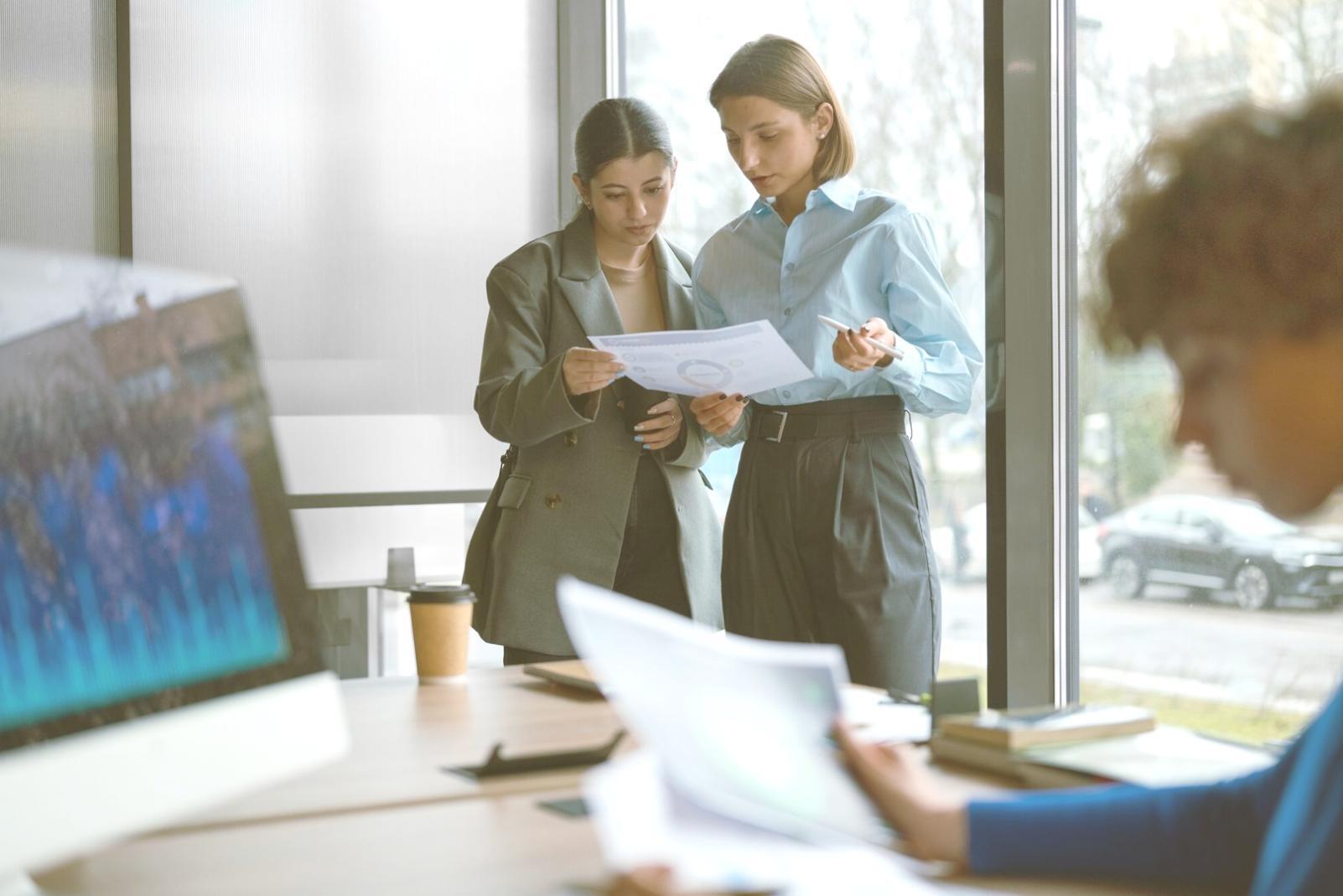 Session de formation en partenariats financiers avec tableaux d'analyse