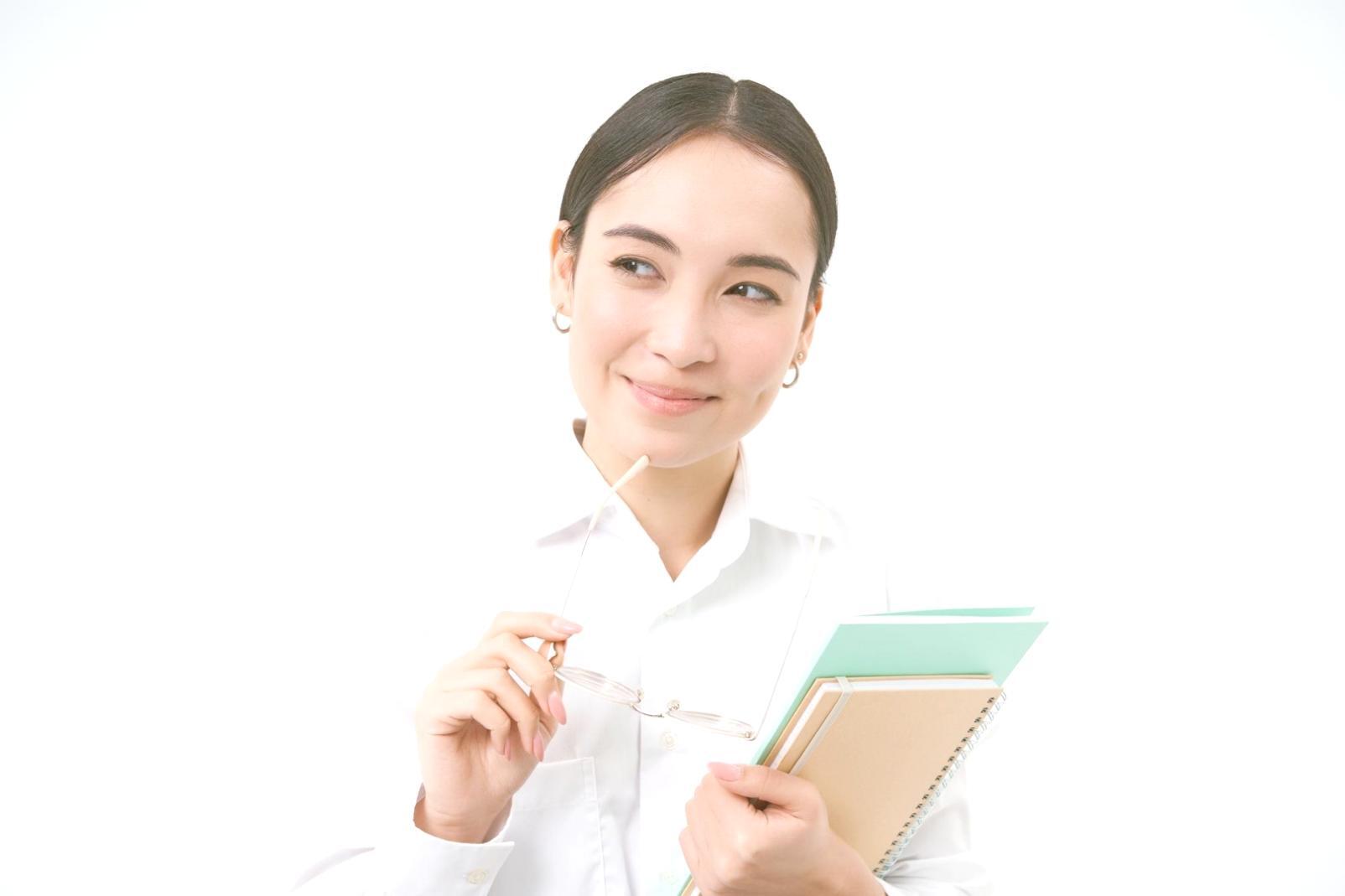 Session de formation en salle avec documents financiers